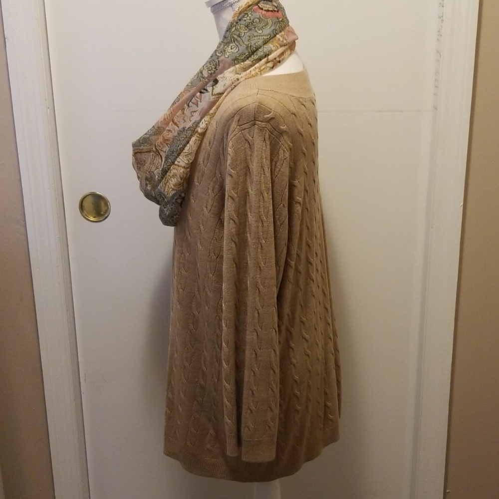 Avenue Ladies Sweater!  Like New! - Picture 2 of 8